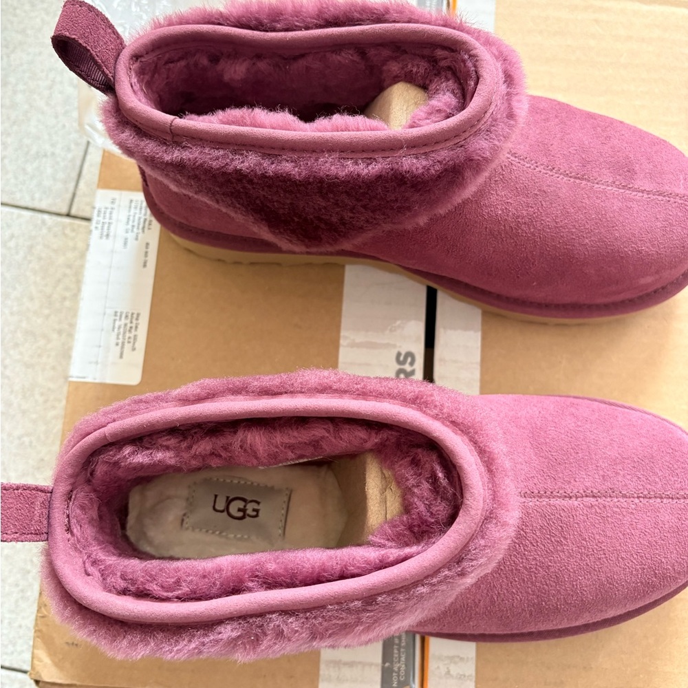 UGG Ultra Snugscape Mini Boots - Picture 5 of 16